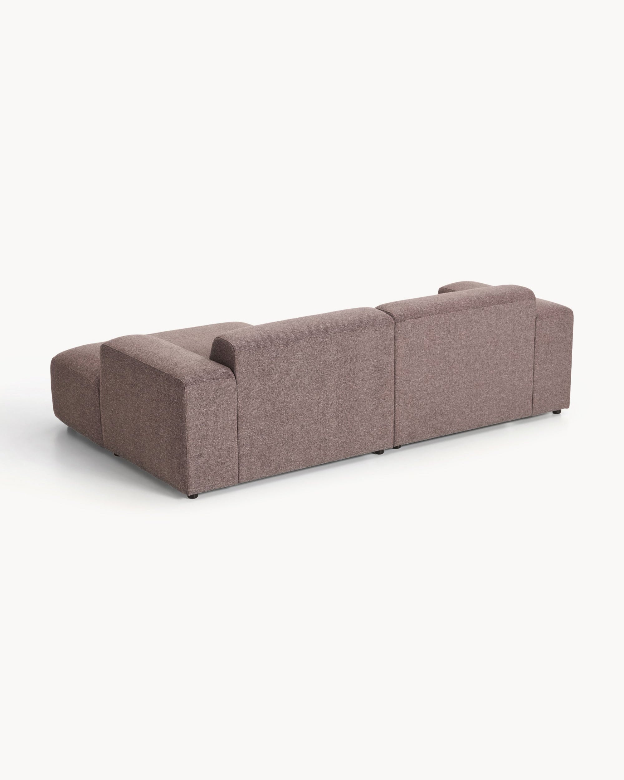 Moodi Mini Uzanmalı modern koltuk, kahverengi kumaş, şık ve konforlu dizayn, iç mekan için ideal.